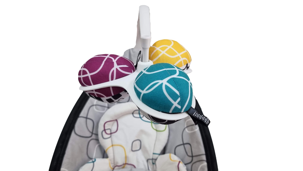 4Moms - Mamaroo 4.0 - Silver Plush with Newborn Insert - SecondGear.me